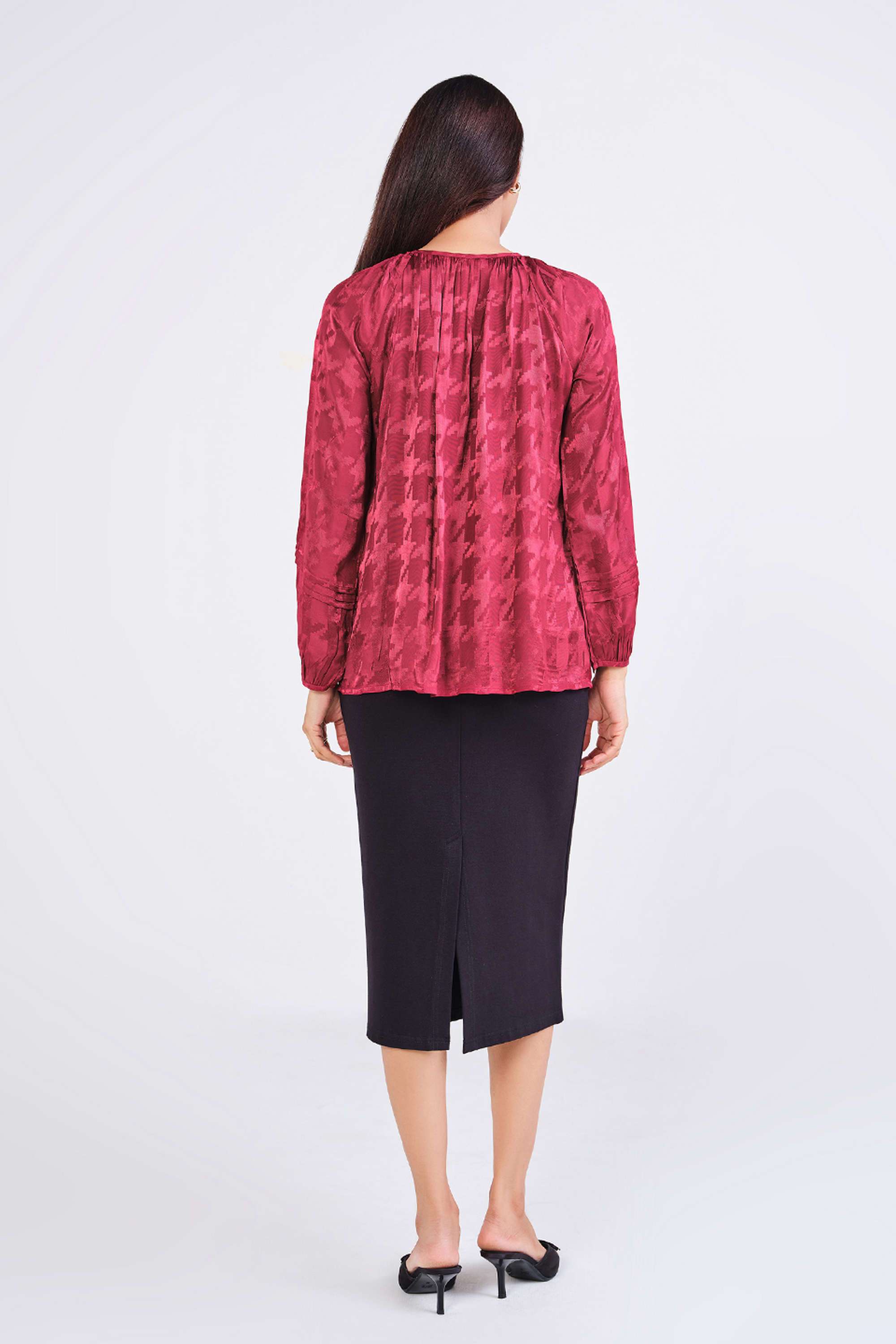 Geometric-Print-Viscose-Round-Neck-Women-s-Top