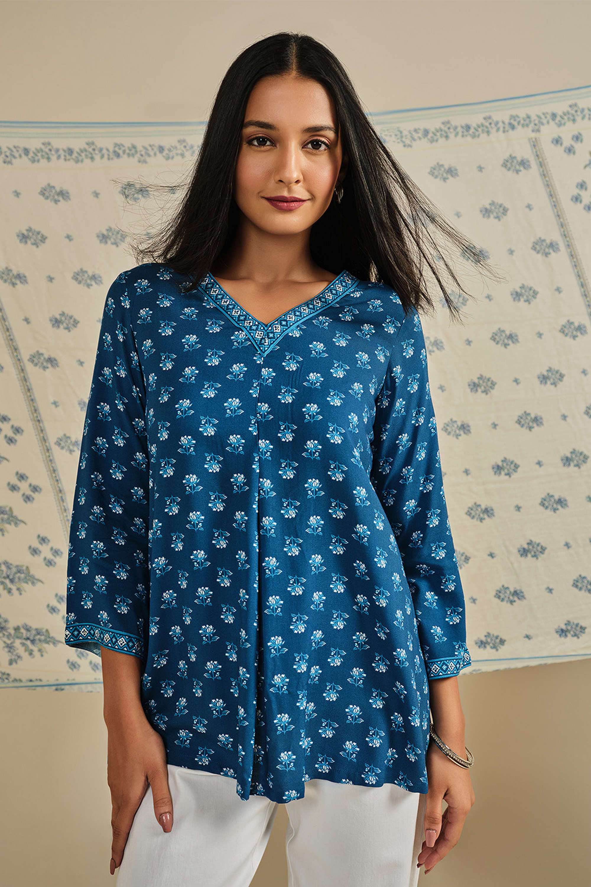 Floral-Viscose-V-Neck-Women-s-Top