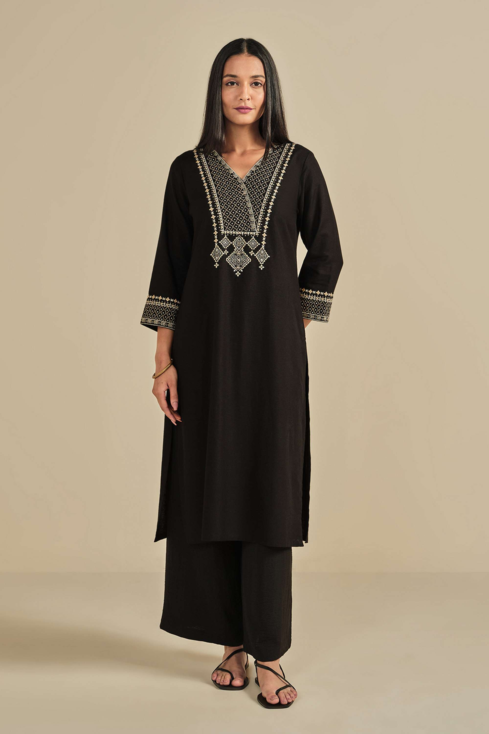 Embroidered-Viscose-Blend-V-Neck-Women-s-Casual-Wear-Kurta