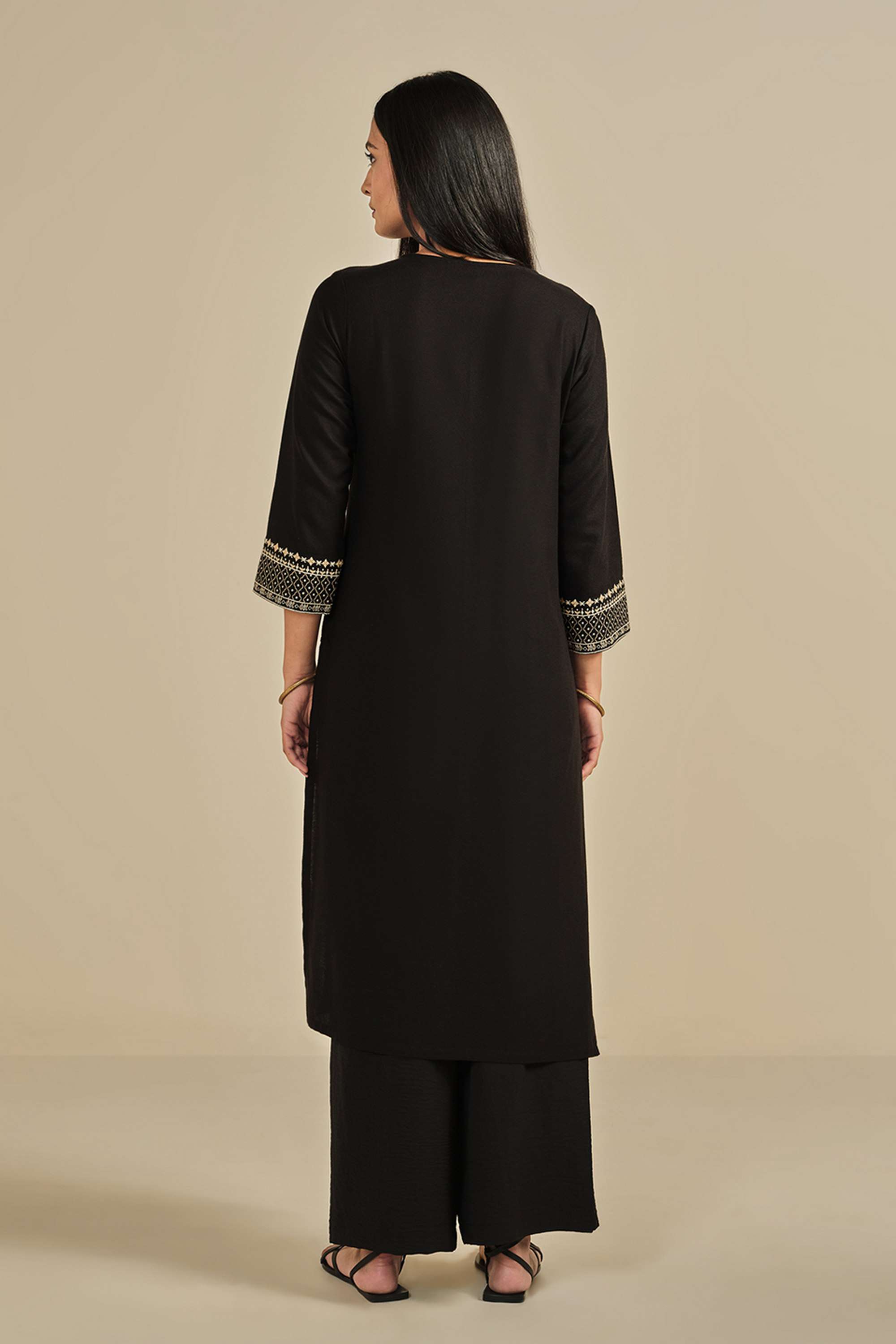 Embroidered-Viscose-Blend-V-Neck-Women-s-Casual-Wear-Kurta