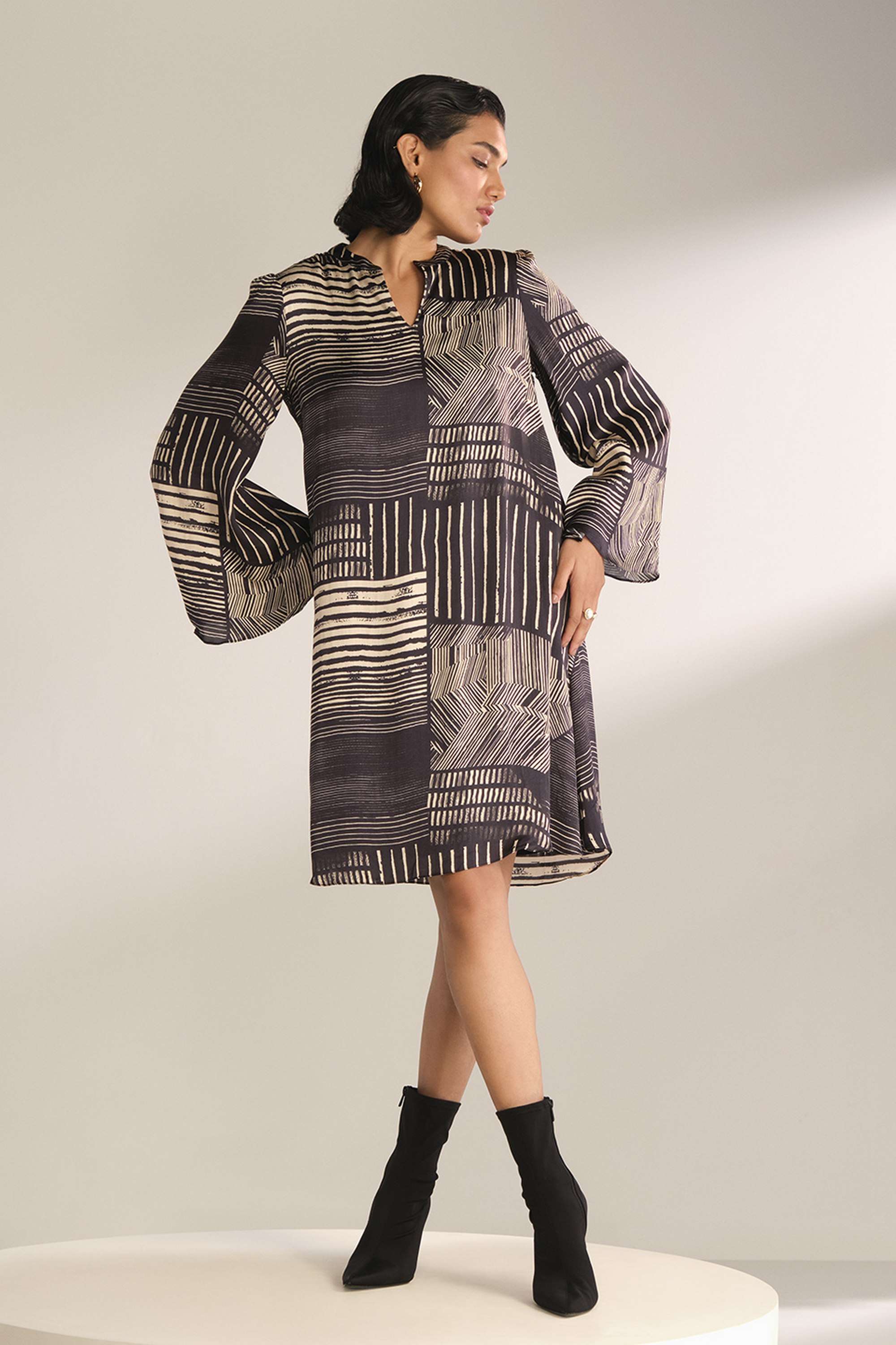 Abstract-V-Neck-Viscose-Women-s-Knee-Length-Dress
