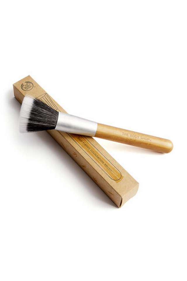 Brush-Foundation-Fresh-Nude
