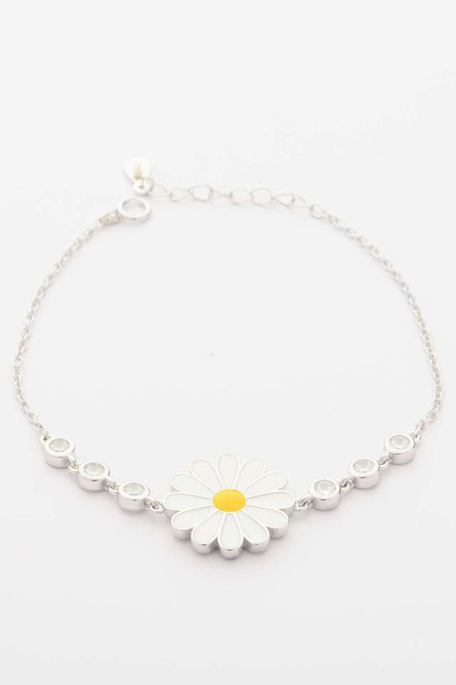 White-Flower-Six-Stone-Bracelet