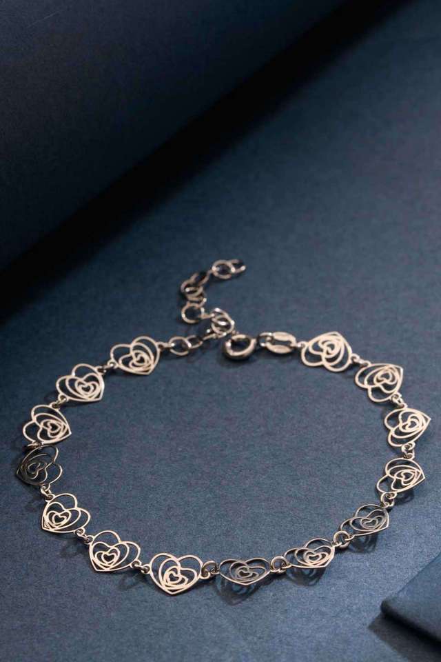 Elegant-Heart-Shape-Bracelet