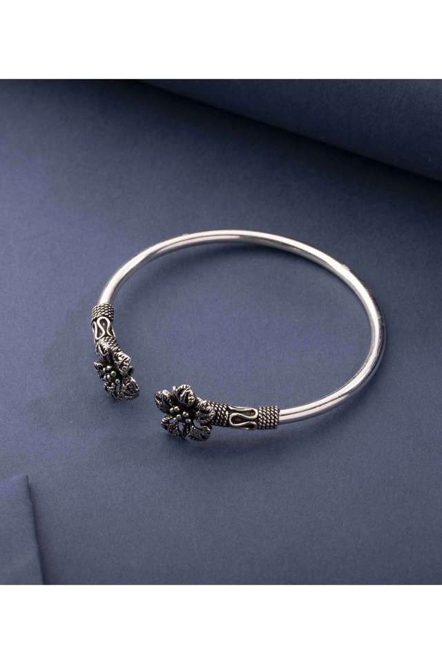 Silver-Delicate-Floral-Bracelet