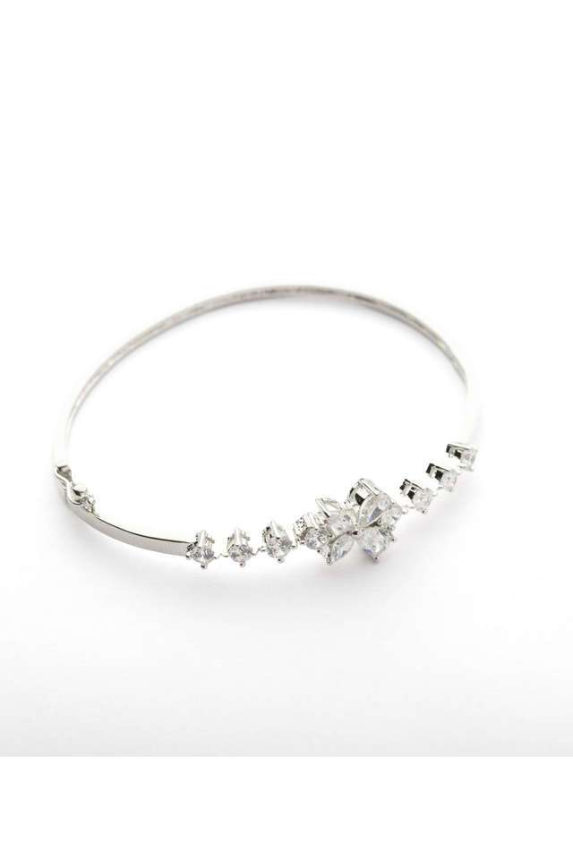Sparkling-Trendy-Bracelet