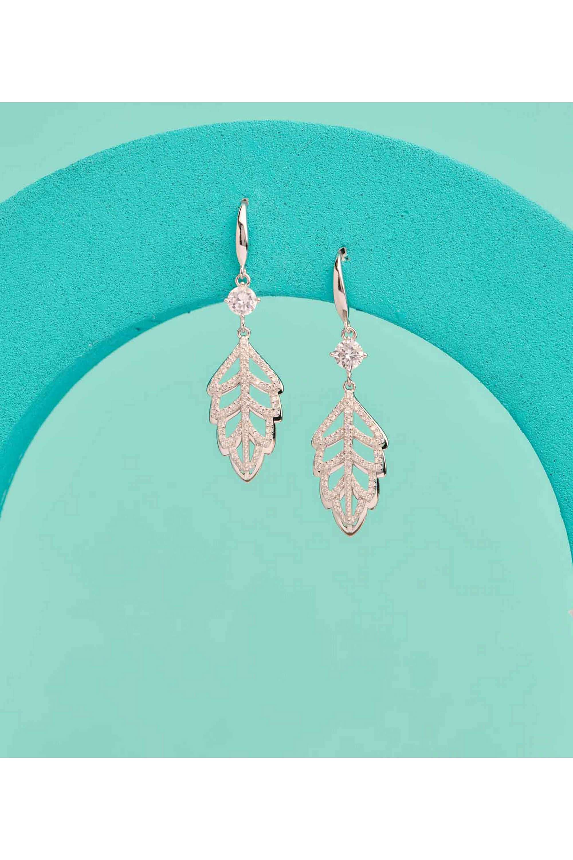Silver-Casual-Wear-Women-Aurora-Kiss-Earrings