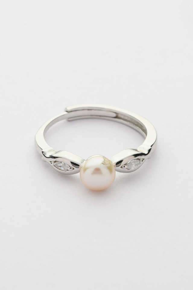 Silver-Single-Pearls-Fingering