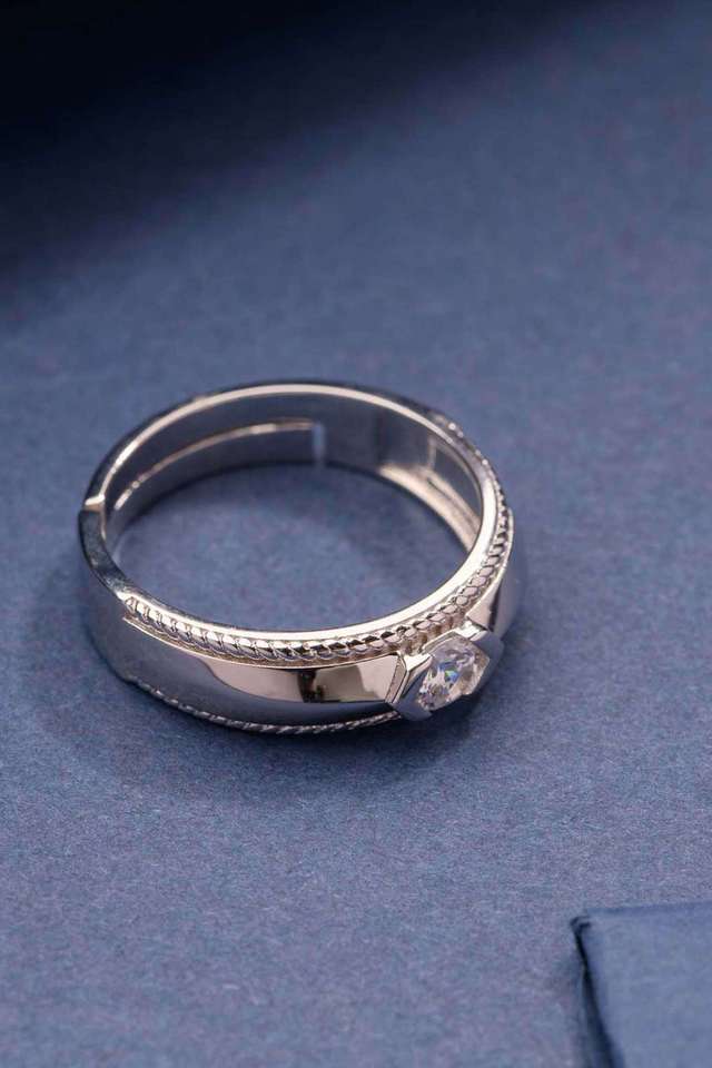 Oval-Cut-Mossanite-Silver-Stone-Ring