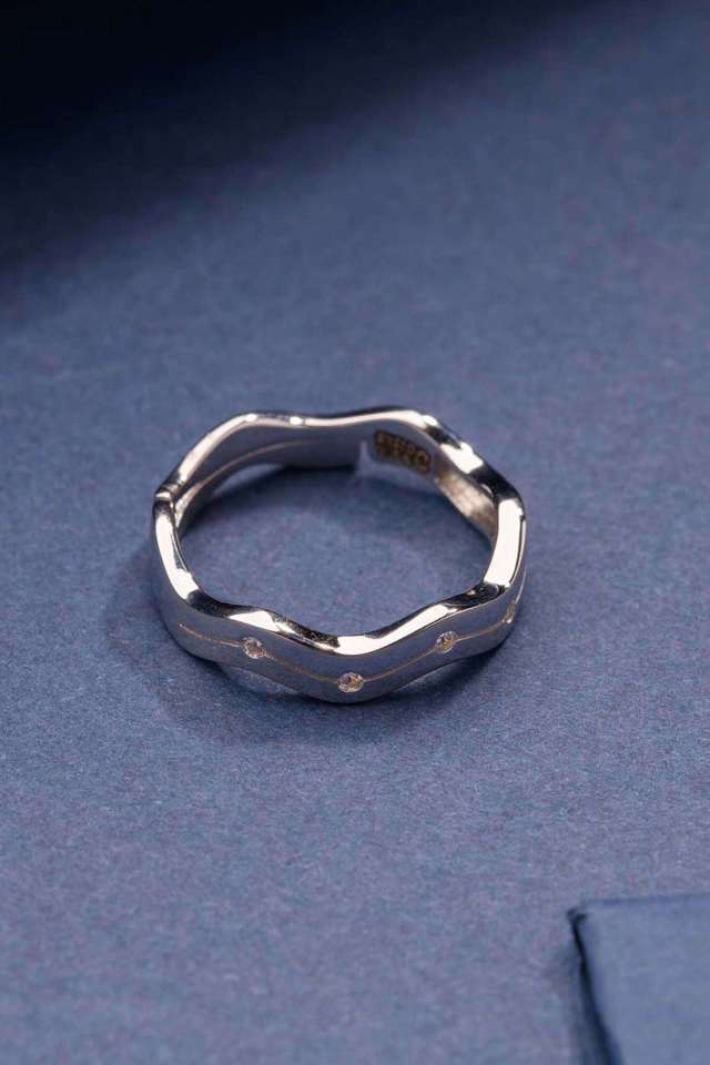 Qween-Crown-Ring