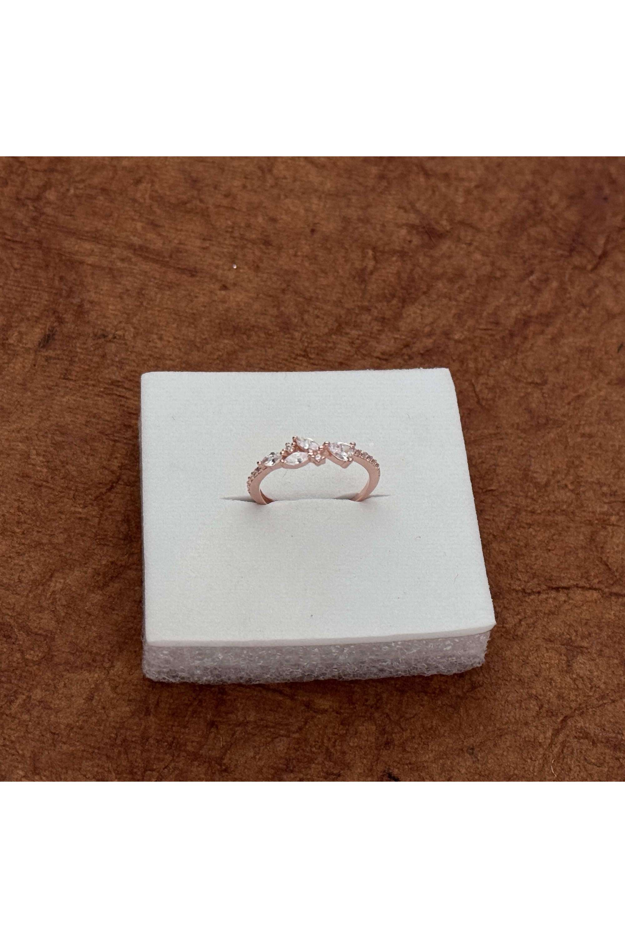 Rose-Gold-Collection-Silver-Casual-Wear-Women-Euphoria-Band-Finger-Ring