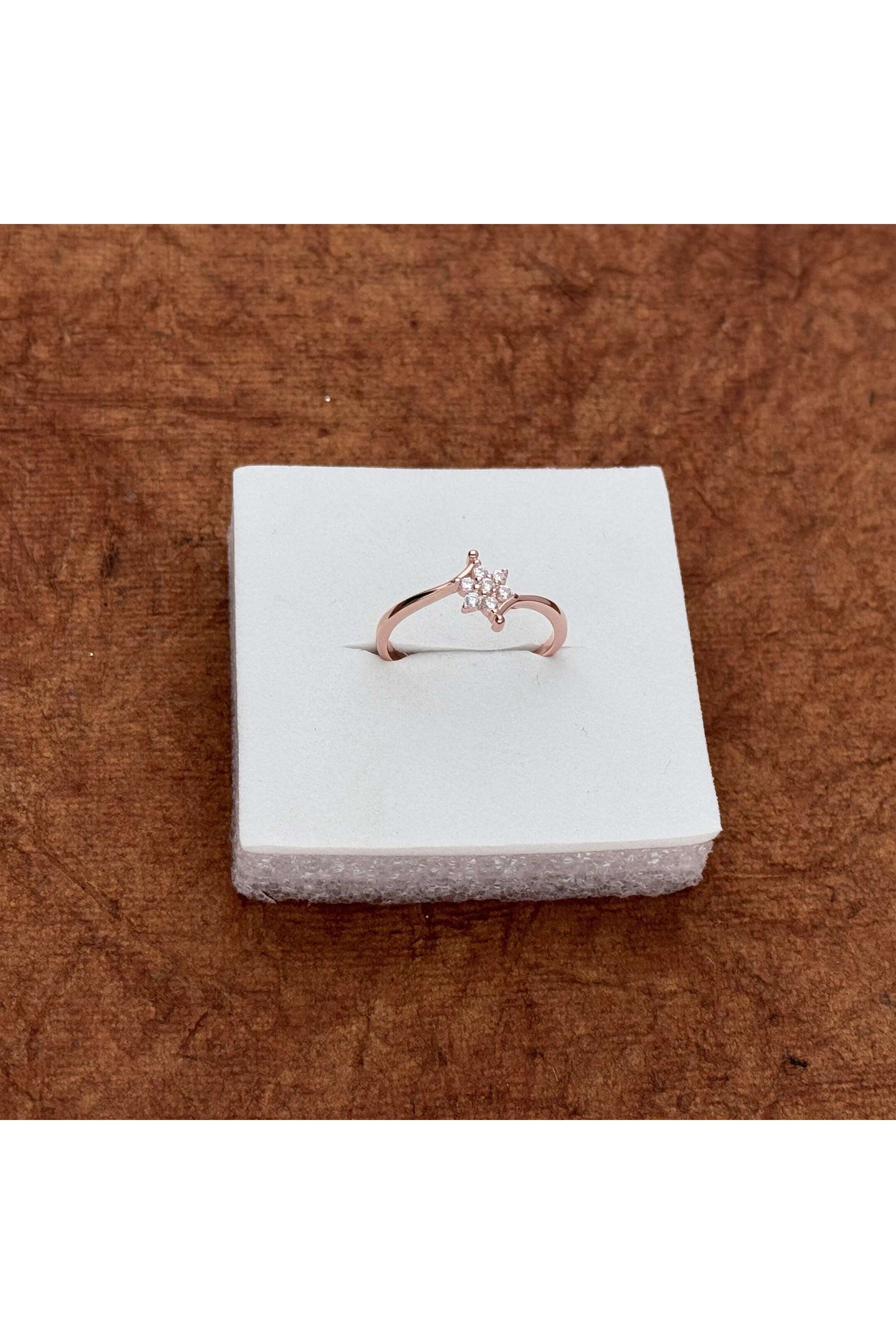 Rose-Gold-Collection-Silver-Casual-Wear-Women-Serene-Sparkle-Finger-Ring