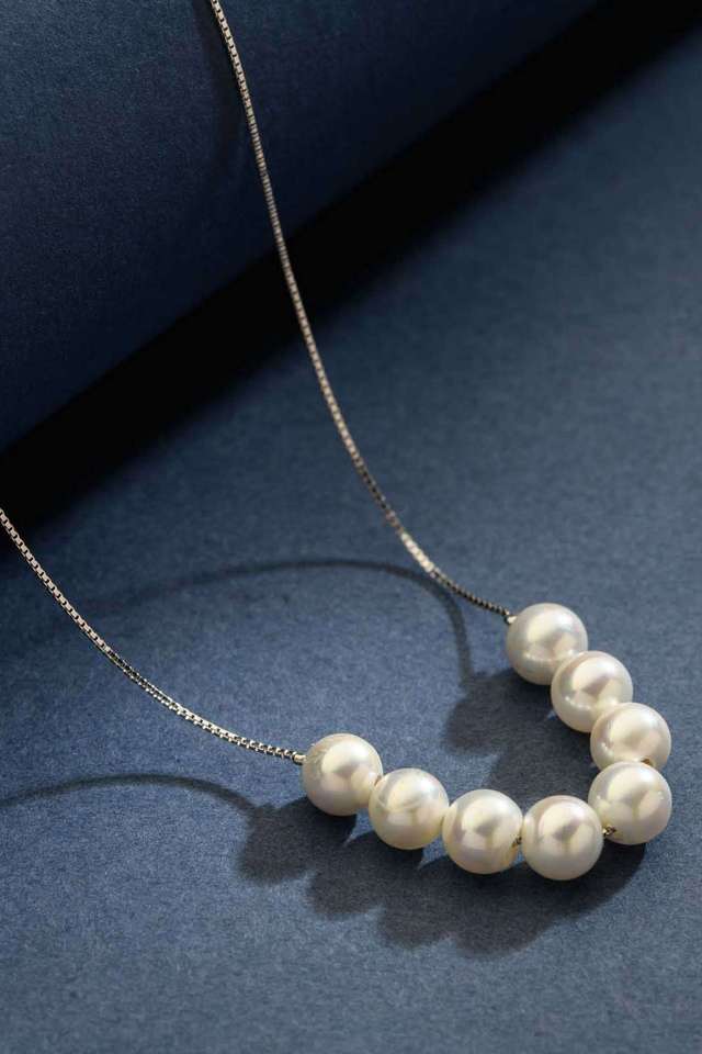 Graduated-White-Cultured-Pearl-Necklace