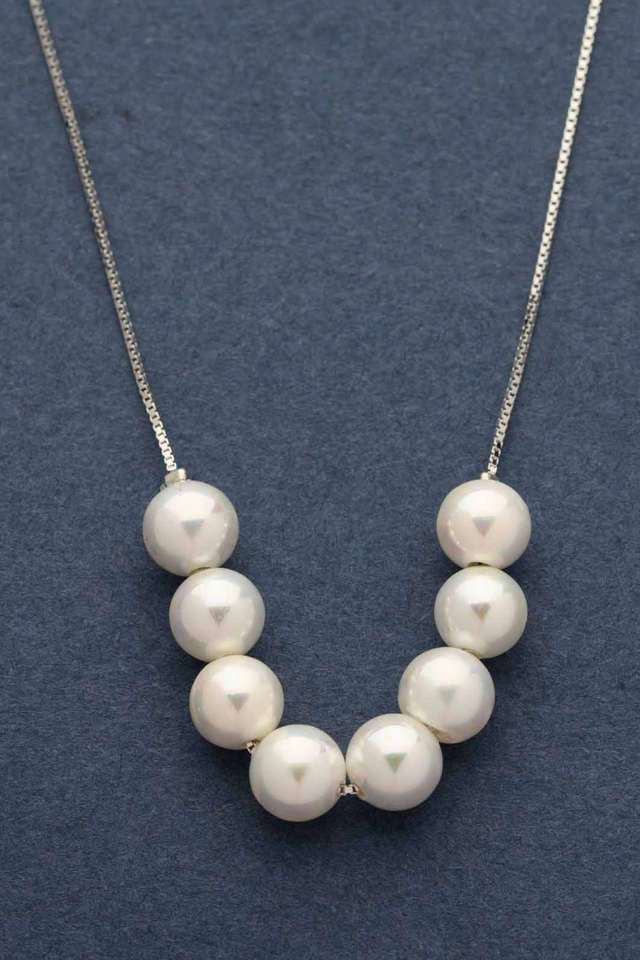 Graduated-White-Cultured-Pearl-Necklace