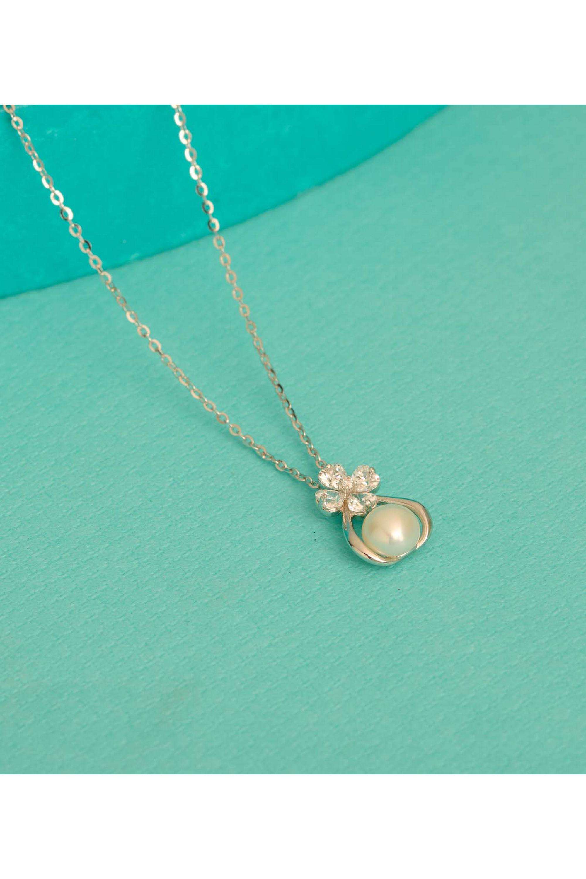 Silver-Casual-Wear-Women-Lunaviera-Glow-Necklace