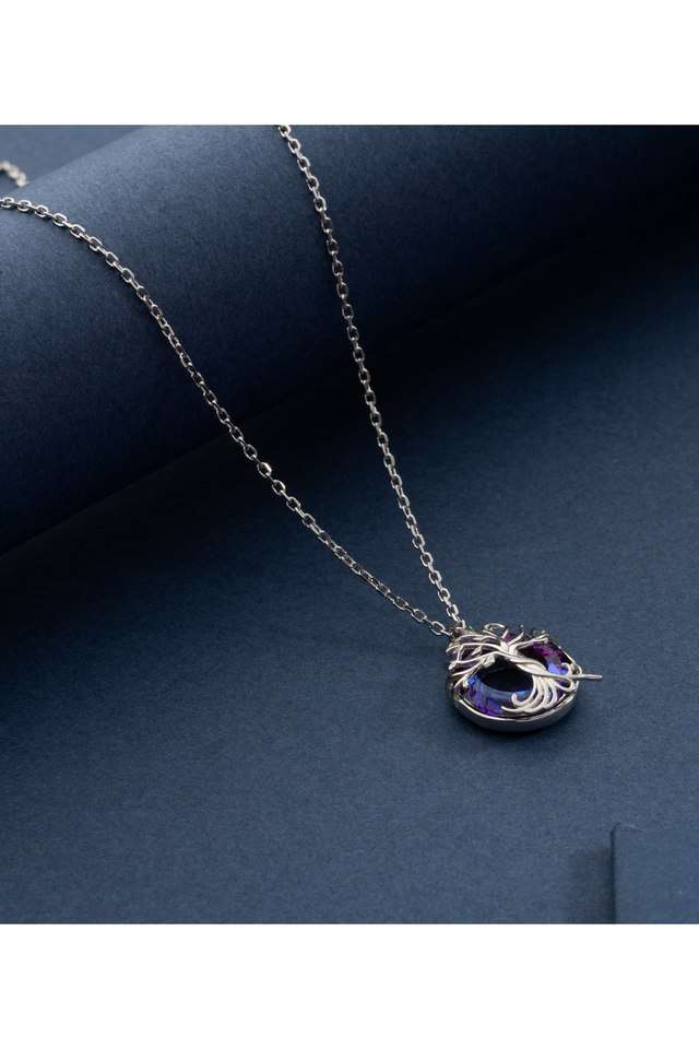 Minimalist-Circle-Charm-Necklace