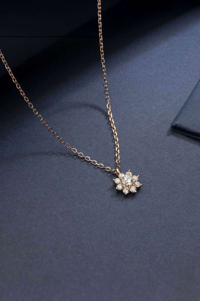 Silver-Daisy-Necklace