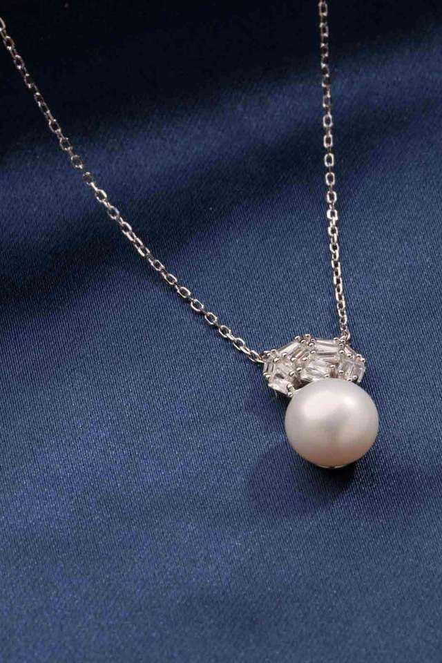 White-Natural-Pearl-Charm-Necklace