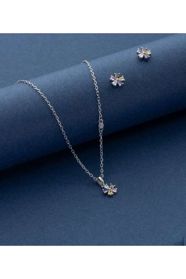Vintage-Lace-Inspired-Necklace-Set