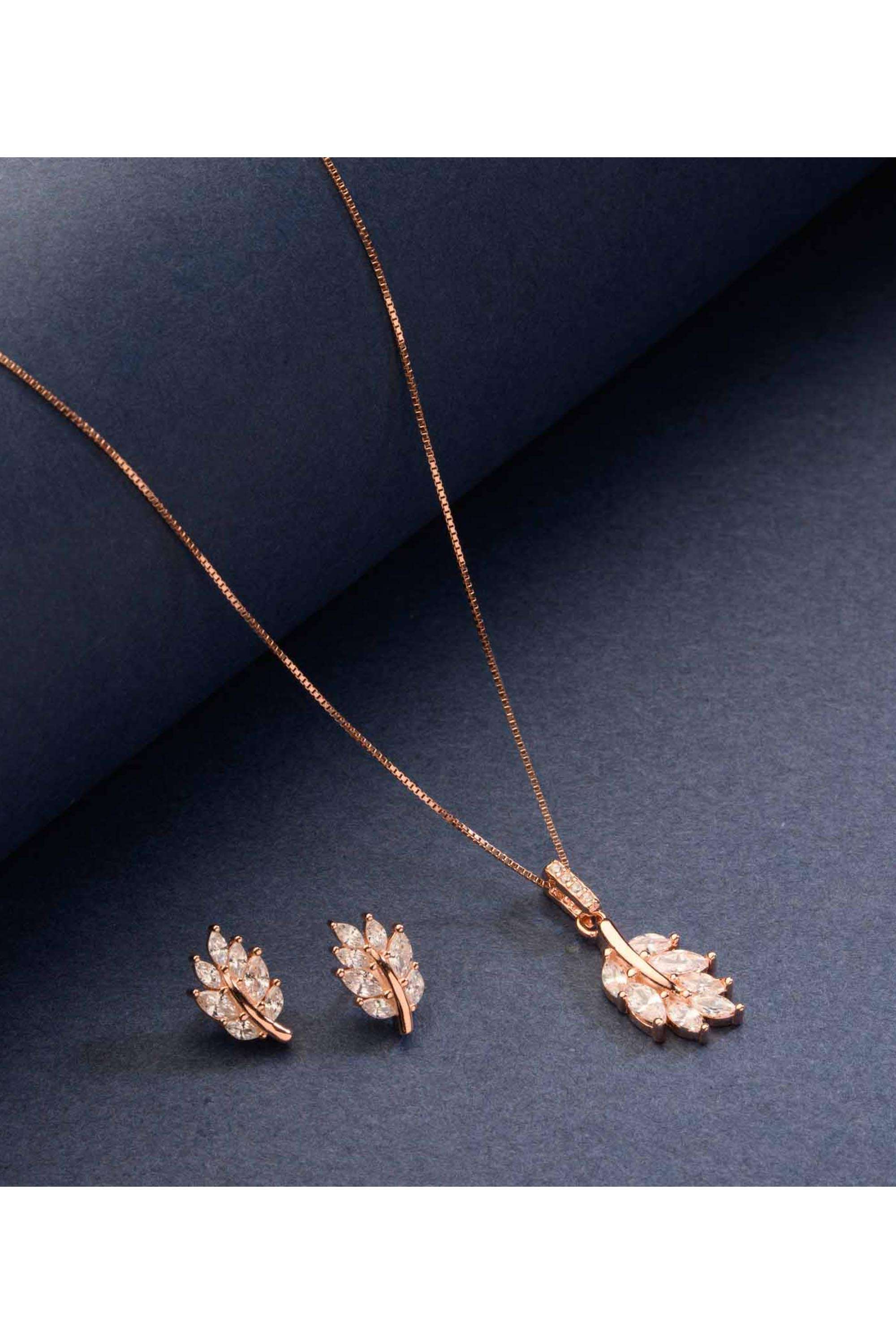 Leaf-Shape-Beautiful-Pendent-Set