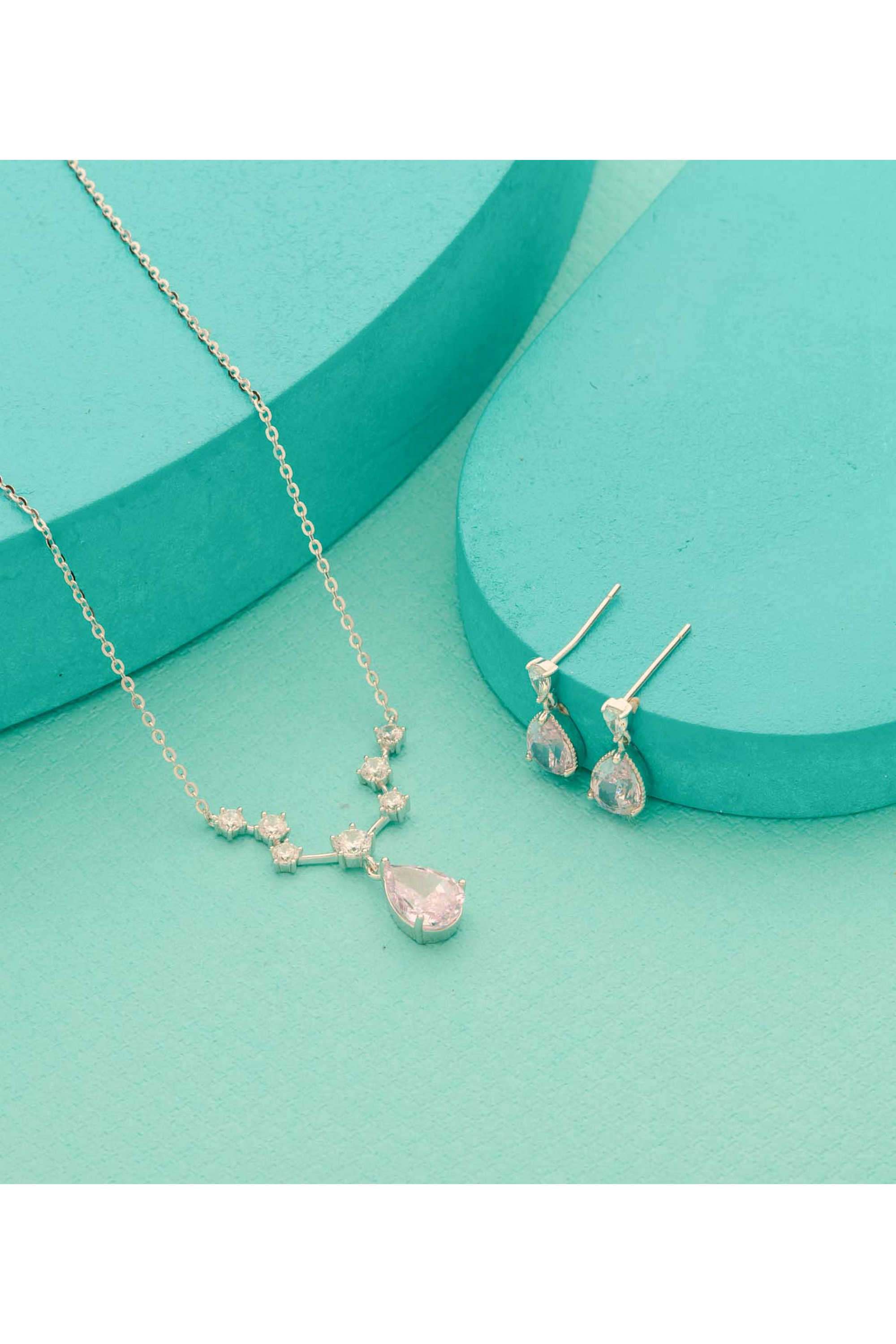 Silver-Casual-Wear-Women-Royal-Bloom-Necklace-Set