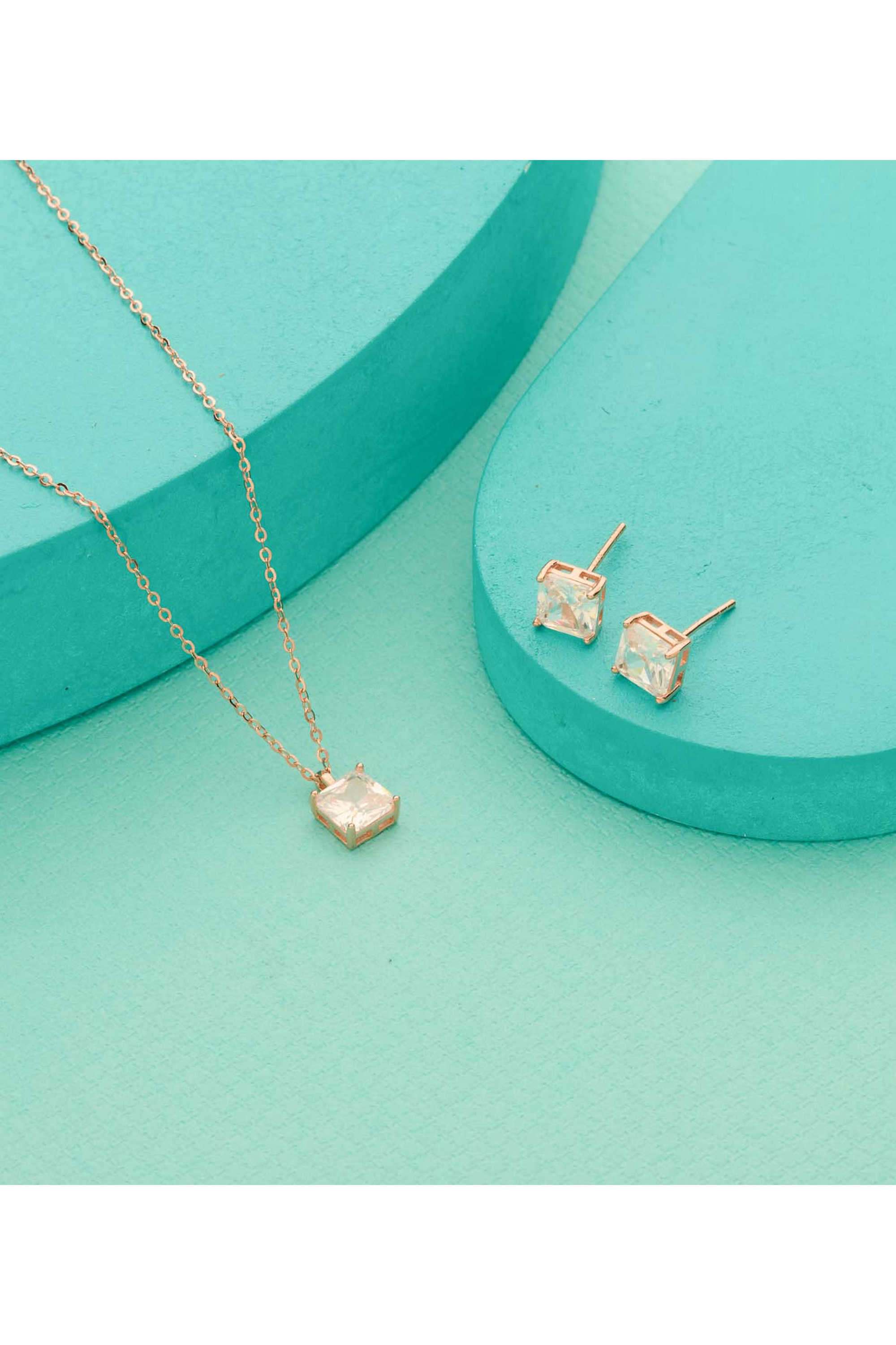 Silver-Casual-Wear-Women-Divine-Spark-Necklace-Set
