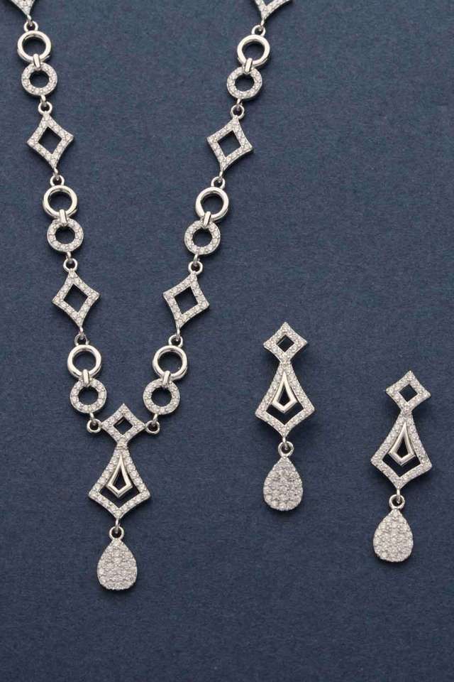 The-Graceful-Sparkle-Silver-Necklace-Set