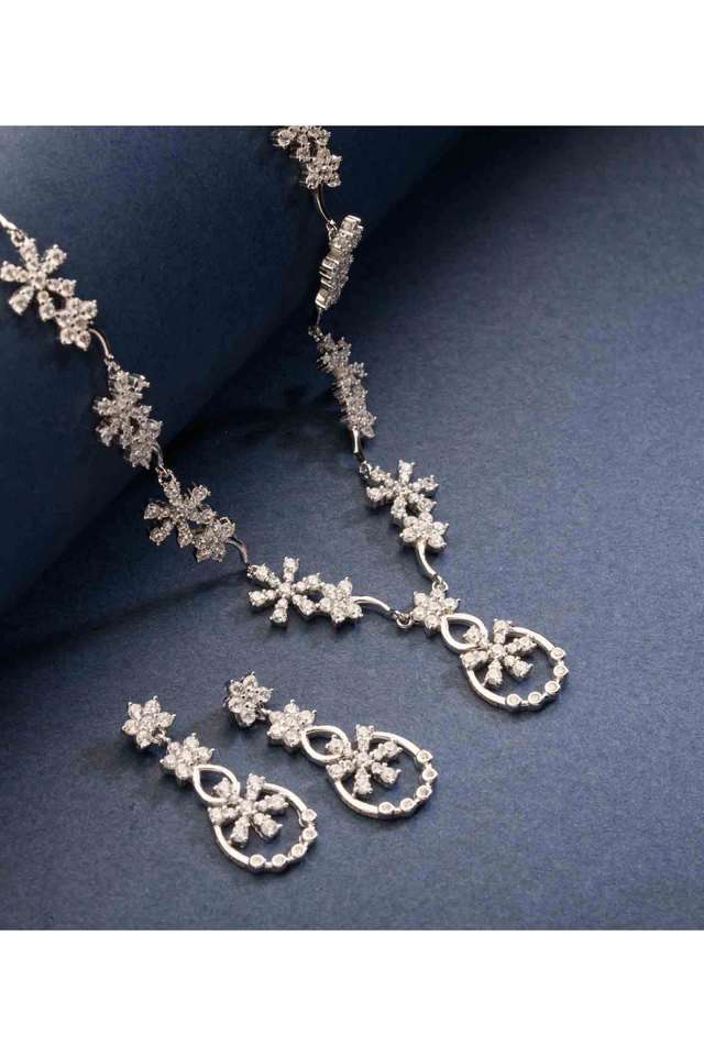 gargi by png diamond necklace
