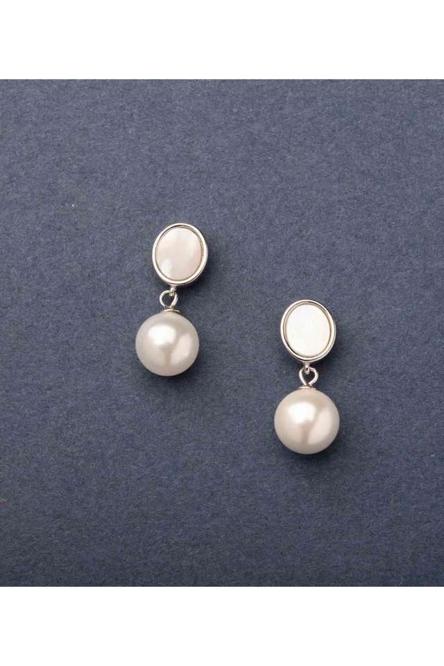 Shiny-Pearl-Earrings