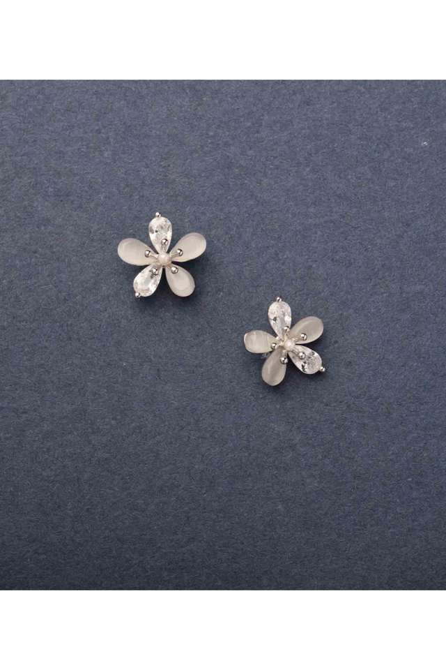 Tiny-Flawer-Shiny-Earrings