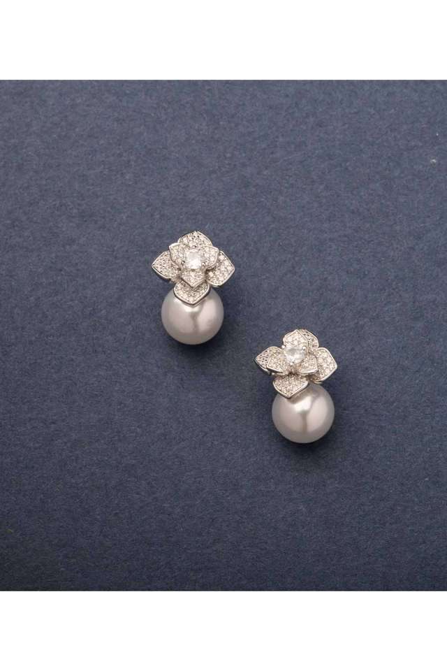 Pearly-Flawer-Earrings
