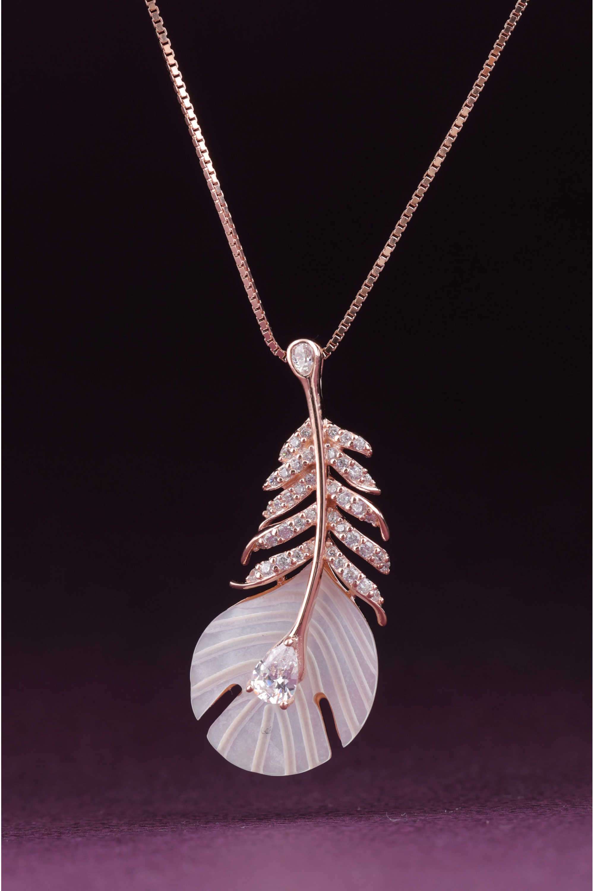 Silver-Casual-Wear-Women-s-Feather-Pendent