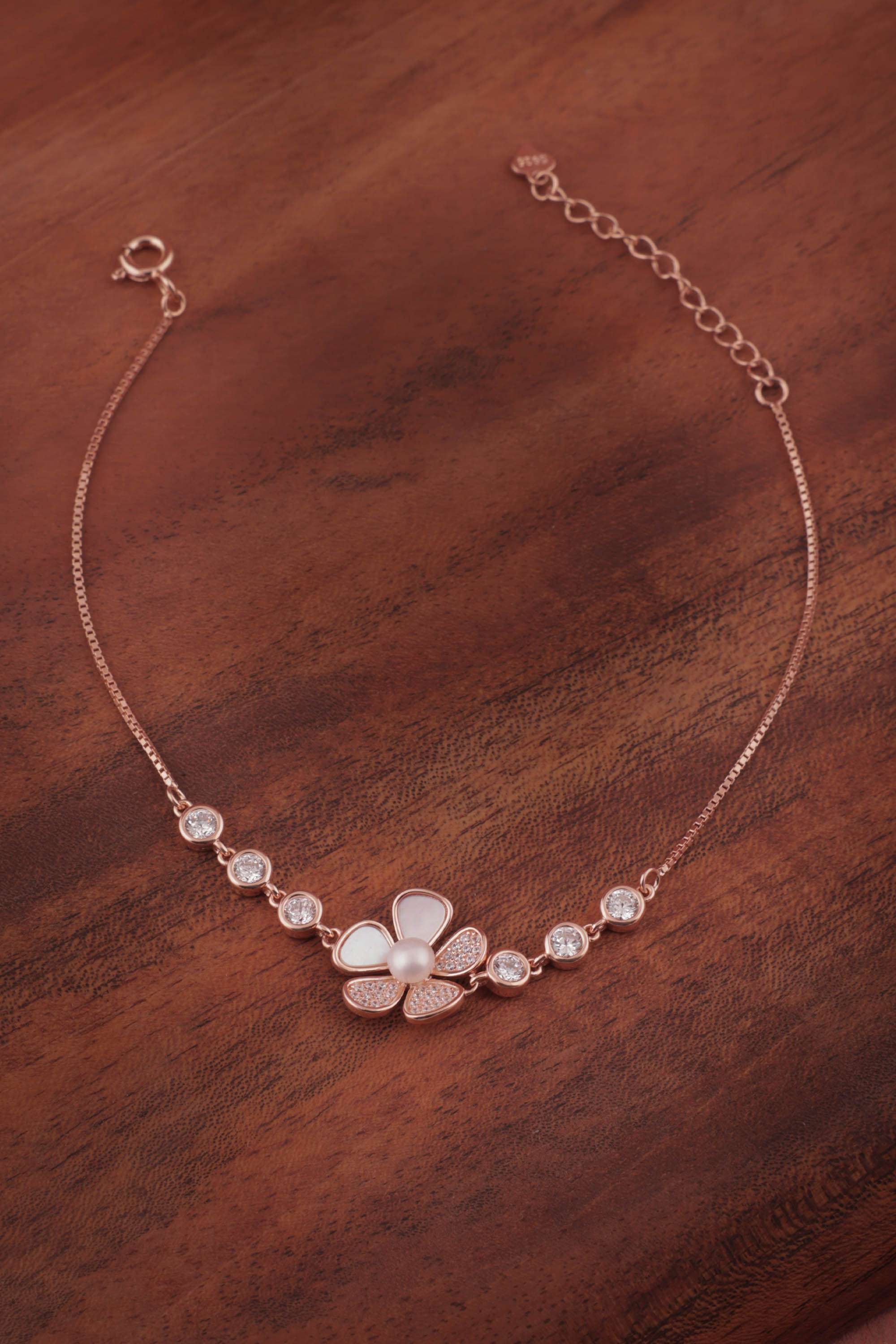 Silver-Casual-Wear-Women-Bracelets