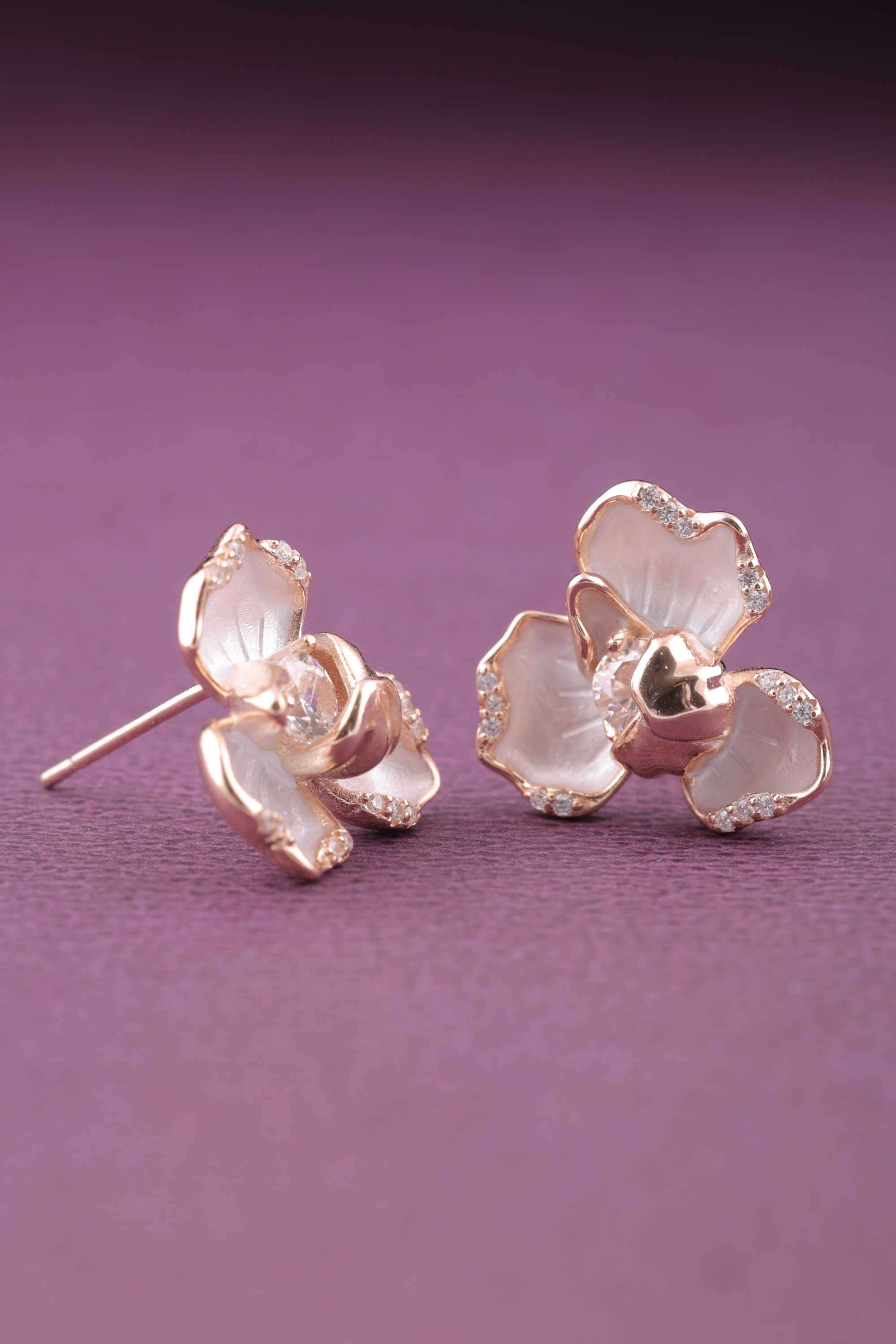 Silver-Casual-Wear-Women-s-Flower-Earrings