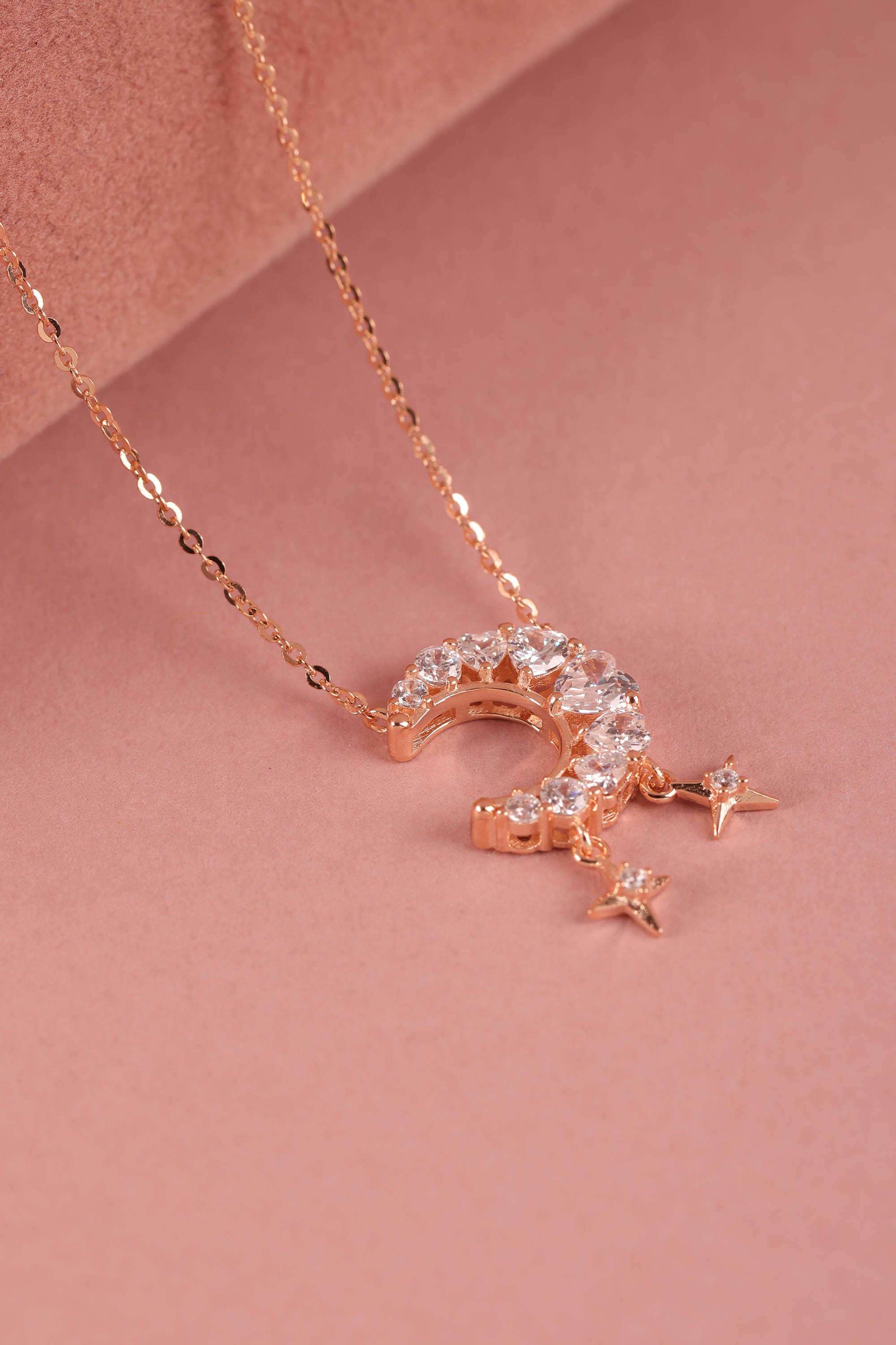 Silver-Casual-Wear-Women-s-Crescent-Moon-Pendent