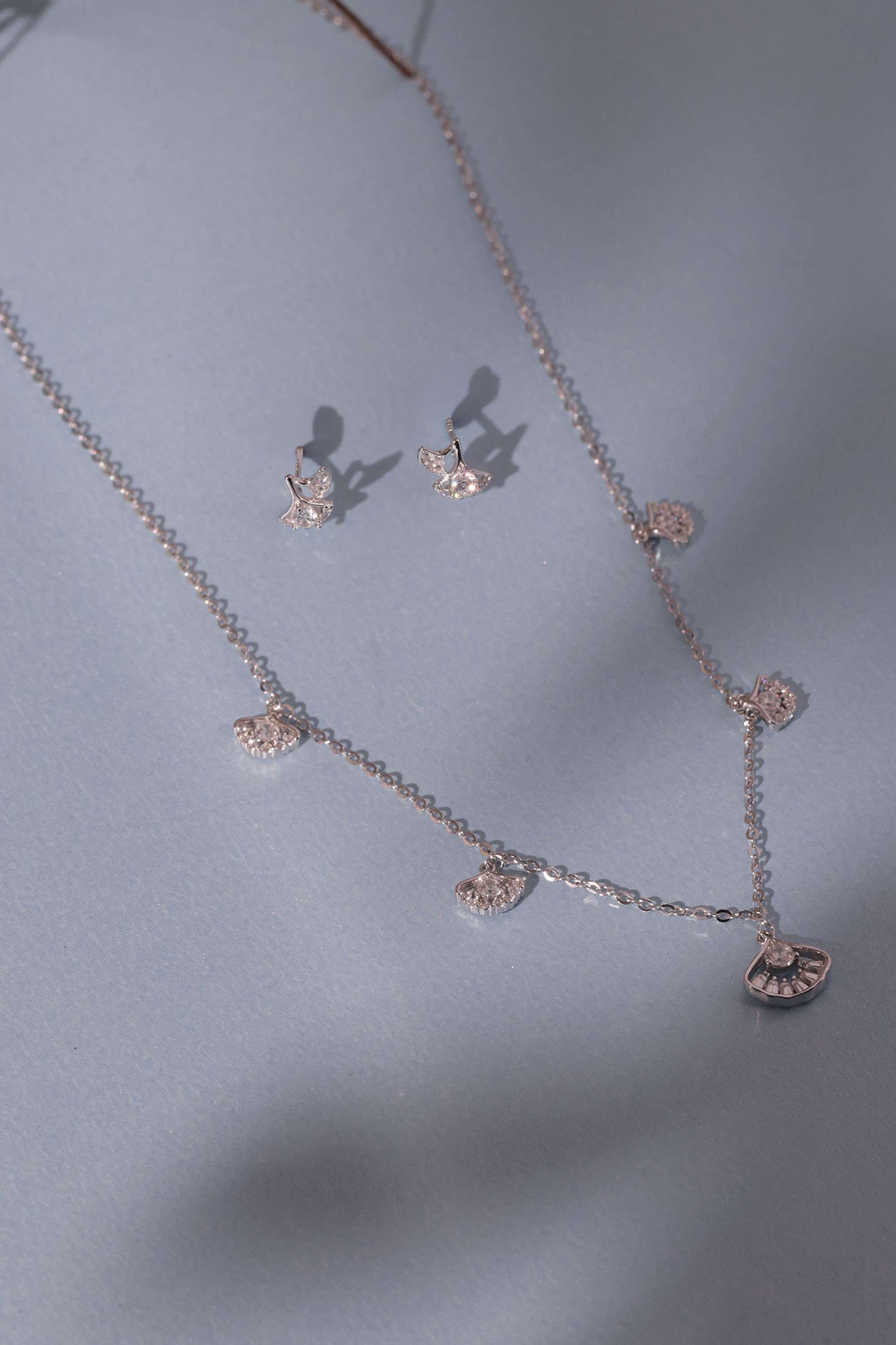 Silver-Casual-Wear-Women-Pendants