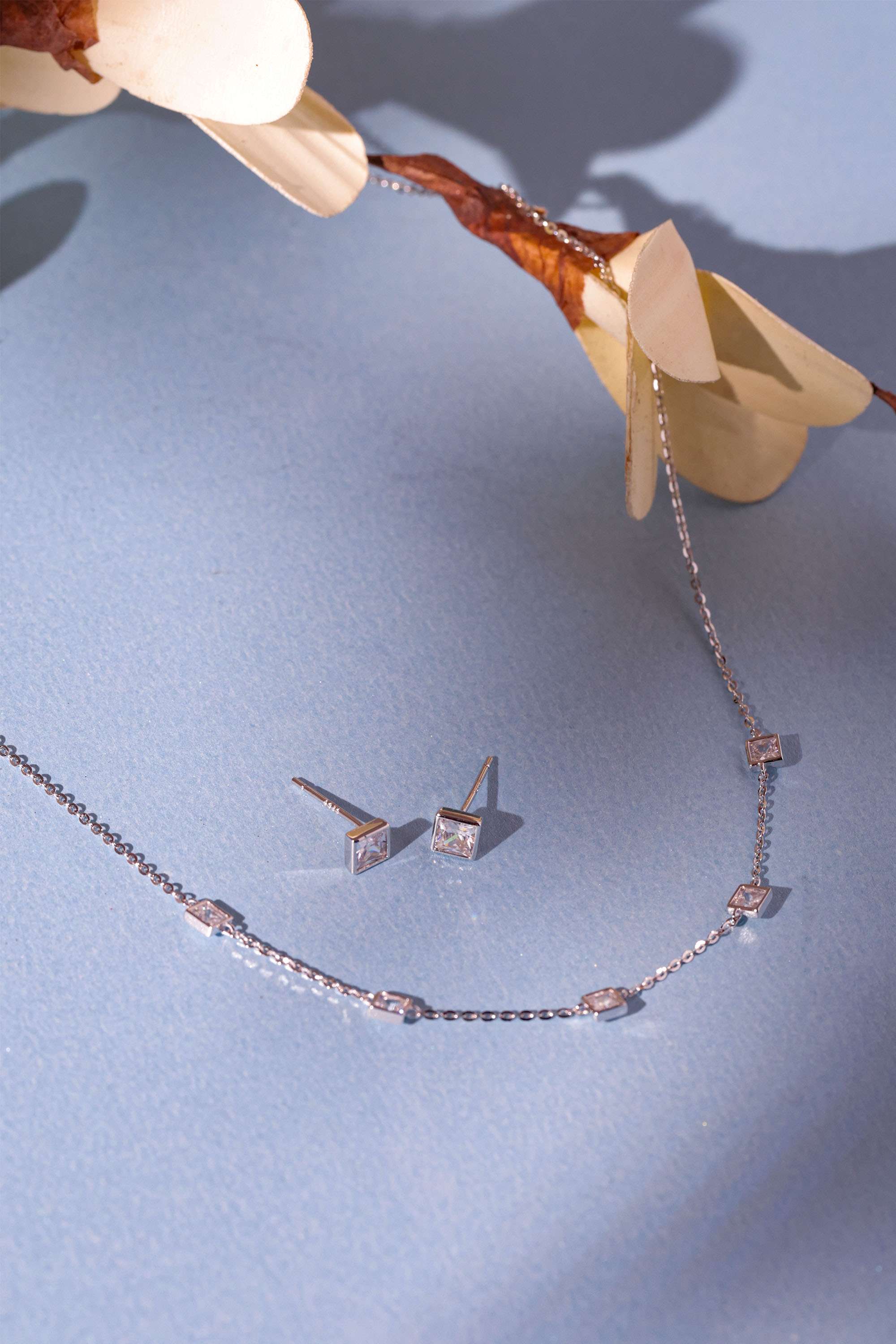 Silver-Casual-Wear-Women-Pendants