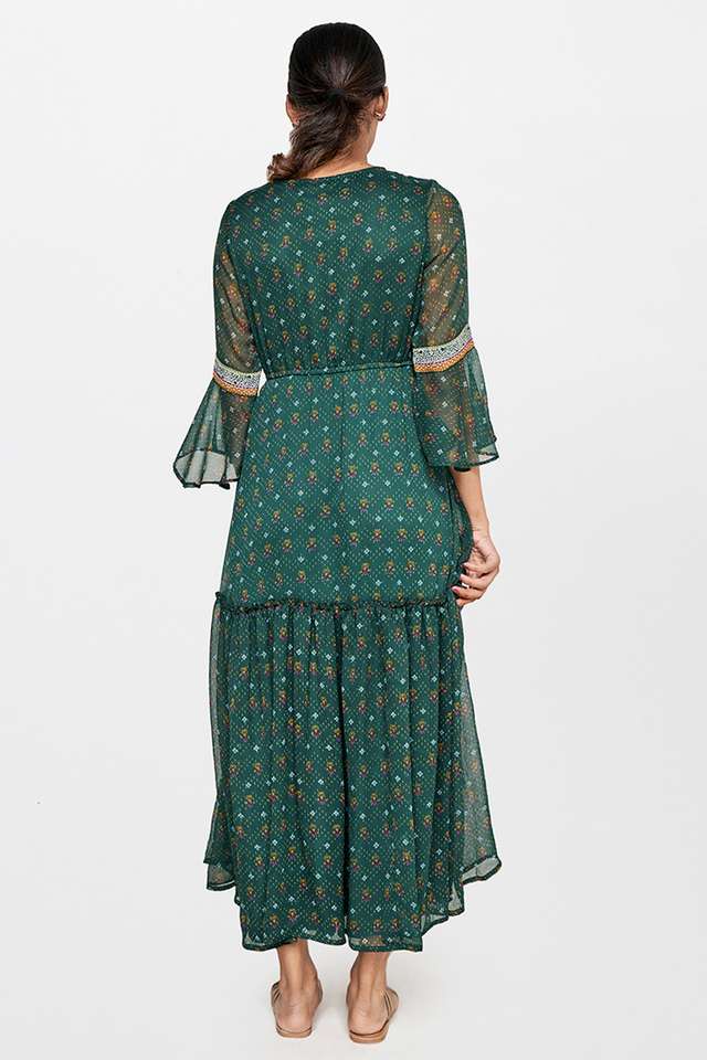 emerald green desi dress Emerald Green Pakistani Wedding Dress: Heavy Embroidered Designer Maxi