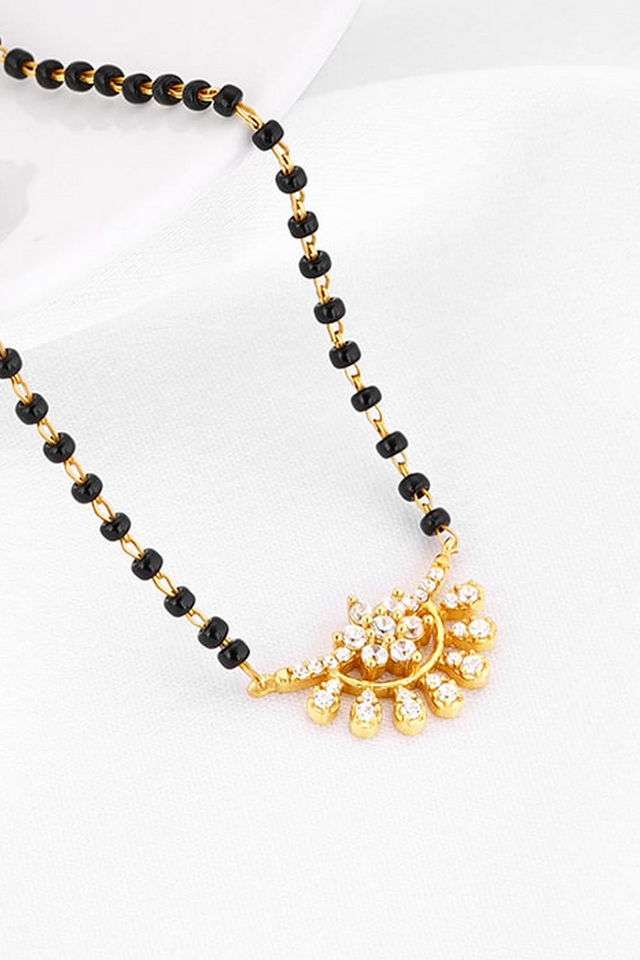 Golden-Floral-Moon-Mangalsutra