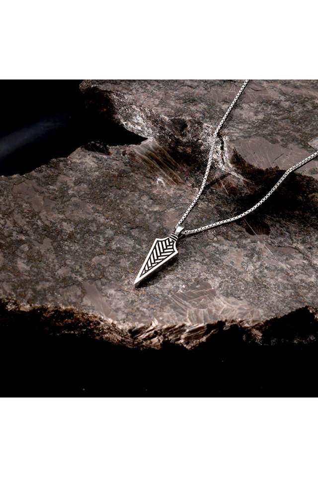 Oxidised-Silver-Arrow-Pendant-With-Link-Chain
