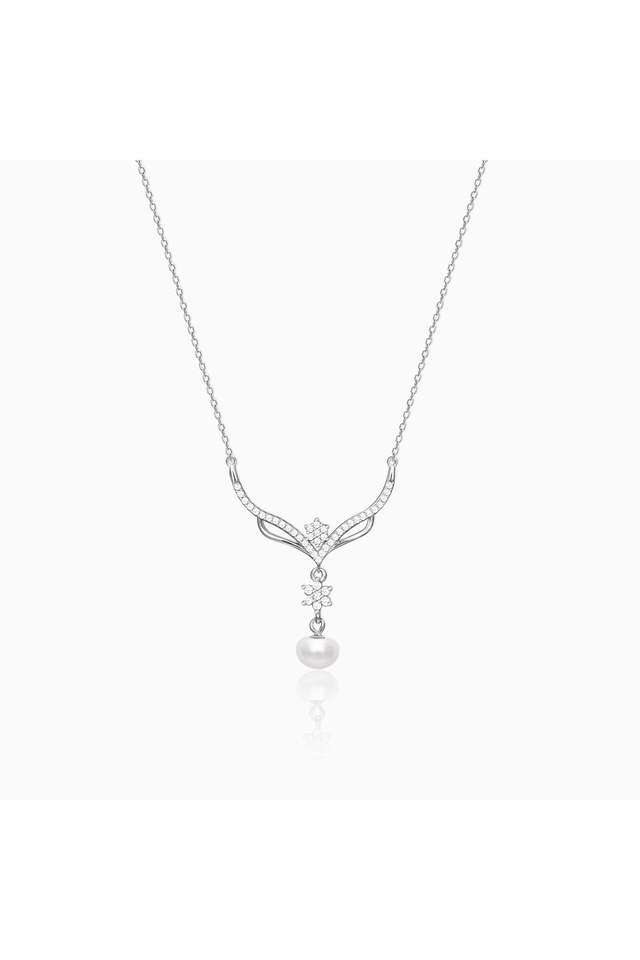 Silver-Floral-Studded-Pearl-Necklace