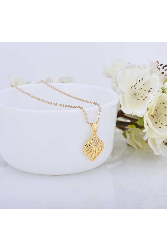 Golden-Sun-Leaf-Pendant-With-Link-Chain