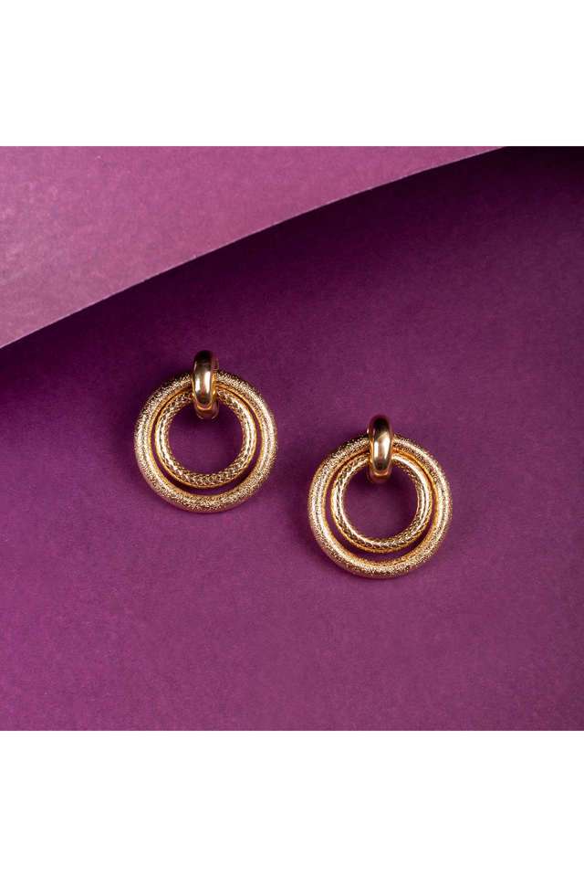 Western-Style-Round-Earrings-For-Girls-And-Women-Who-Wish-To-Make-A-Style-Statement