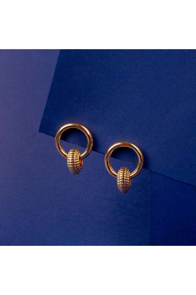 Western-Style-Round-Earrings-For-Girls-And-Women-Who-Wish-To-Make-A-Style-Statement