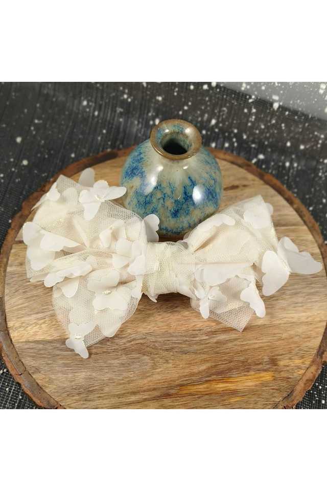 Elegant-White-Metal-Bow-Hair-Clip-17.2-cm-Chic-&-Stylish-Hair-Accessory-(1-Pc)