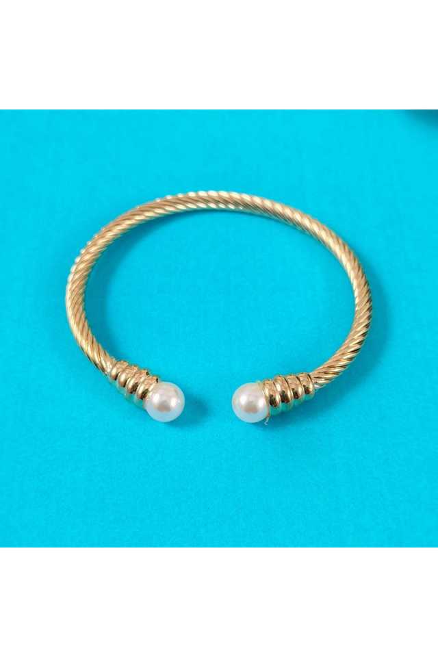 Gold-Plated-Alloy-Bracelet-Minimal-&-Elegant-Wrist-Accessory-for-Women-&-Girls-(4.5-cm)