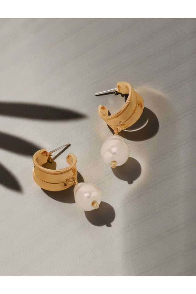 Chunky-Hoop-Pearl-Gold-Drop-Earrings