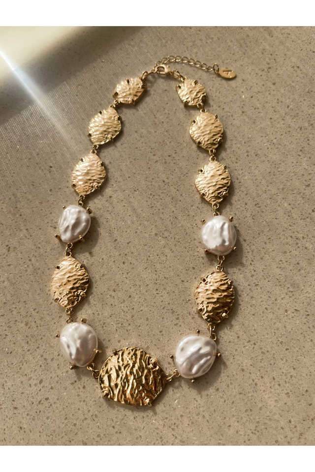 Gold-Pearl-Molten-Disc-Necklace