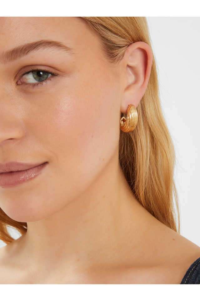Gold-Chunky-Ribbed-Hoop-Earrings
