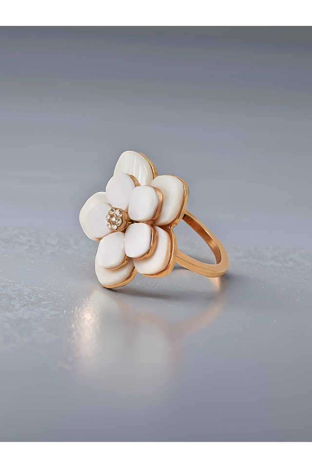 Mother-Of-Pearl-Flower-Ring-Cream-Medium